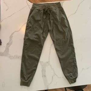 ZYIA, Women’s 4, Army Green GREAT CONDITION